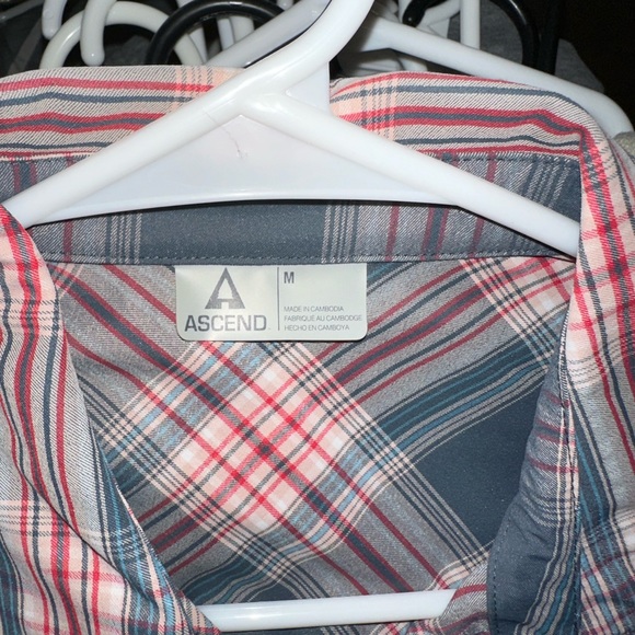 Ascend button down NWOT - Picture 4 of 4